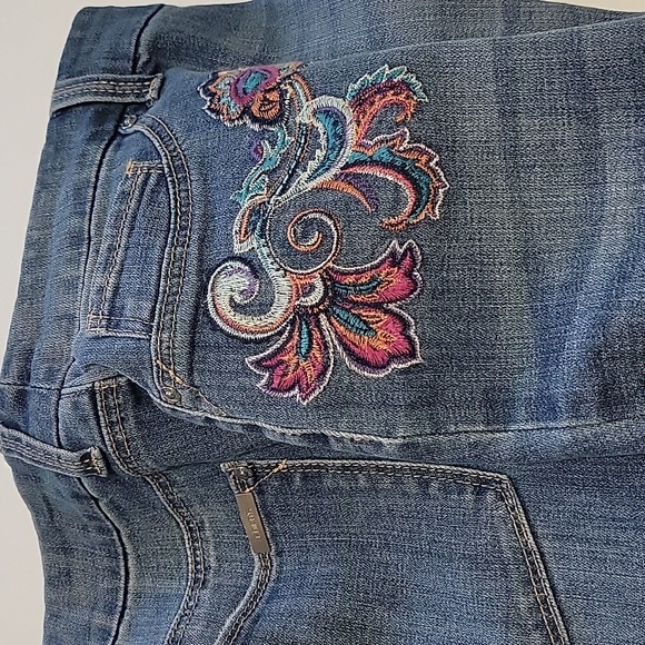 Chico's Blue Embroidered Cropped Jeans Sz 2.5 - Picture 16 of 16
